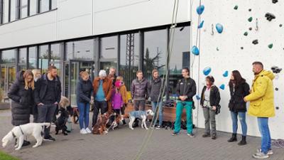 Der Welpentrainer - Auf die Pfoten, fertig, los!: Es geht hoch hinaus für die Welpenklasse Der Welpentrainer - Auf die Pfoten, fertig, los!: Es geht hoch hinaus für die Welpenklasse