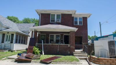 Good Bones - Mutter, Tochter, Home-Makeover: Staffel 4 Folge 3 Das kleine rosa Haus Makeover