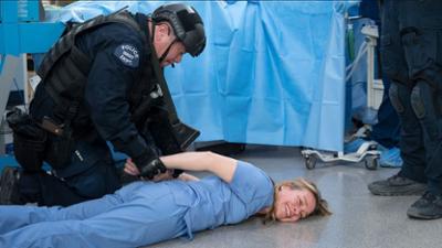 Grey's Anatomy: Staffel 21 Folge 18 Geiselnahme