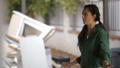 Home-Makeover mit Jessica Alba: Staffel 1 Folge 3 Unter Hempels Sofa