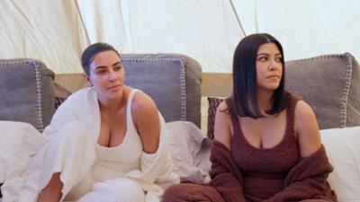 Keeping Up with the Kardashians: Staffel 19 Folge 2 Paris, Welpen und Streiche