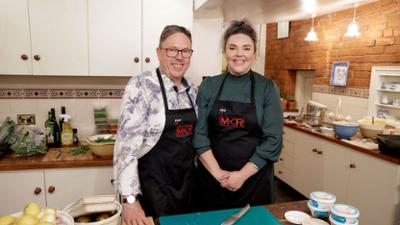 My Kitchen Rules - Die besten Hobbyköche Australiens: Eine kulinarische Achterbahnfahrt My Kitchen Rules - Die besten Hobbyköche Australiens: Eine kulinarische Achterbahnfahrt