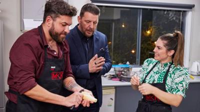My Kitchen Rules - Die besten Hobbyköche Australiens: Indigene Küche mit Korokdil & Känguru My Kitchen Rules - Die besten Hobbyköche Australiens: Indigene Küche mit Korokdil & Känguru