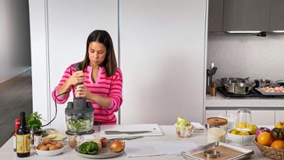 Selena Gomez kocht - Genussvoll lernen: Staffel 4 Folge 9 Köstliche Brunch-Rezepte