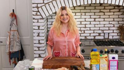 Selena Gomez kocht - Genussvoll lernen: Staffel 3 Folge 1 Soulfood aus Nigeria Selena Gomez kocht - Genussvoll lernen: Staffel 3 Folge 1 Soulfood aus Nigeria