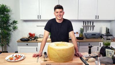 Selena Gomez kocht - Genussvoll lernen: Staffel 4 Folge 7 Pasta aus dem Käse-Laib