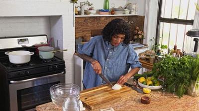 Selena Gomez kocht - Genussvoll lernen: Staffel 3 Folge 8 Vegetarisches Picknick