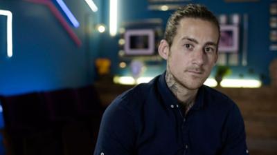 Tattoo Fixers on Holiday - Die Cover up-Profis: Staffel 2 Folge 2 Bis das Tattoo uns scheidet