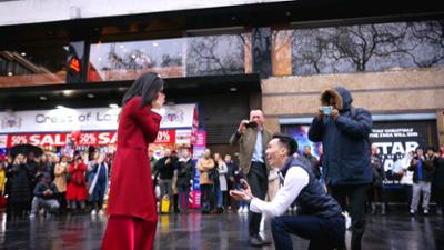 Unglaublich! Spektakuläre Momente vor laufender Kamera: Staffel 2 Folge 3 Ein Flashmob für die Liebe