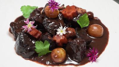 aktueller bericht: Weihnachtliches Hirschragout mit Geheirade von Cliff Hämmerle