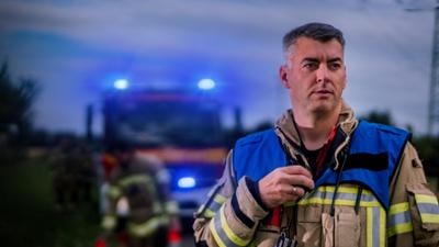 Feuer & Flamme: Folge 6: Motorradfahrer ohne Schutzkleidung verunfallt