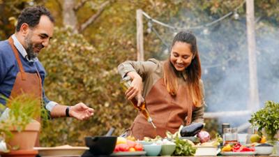 Grillen mit Ivana und Adnan: Alles mit Wein soll es sein