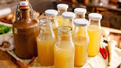 Koch ein!: Selbst gemachte Hühnerbrühe - lecker und gesund Koch ein!: Selbst gemachte Hühnerbrühe - lecker und gesund