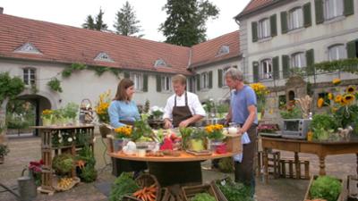 Mit Herz am Herd: Hirschrückensteaks mit Nusskruste und Selleriepüree Mit Herz am Herd: Hirschrückensteaks mit Nusskruste und Selleriepüree
