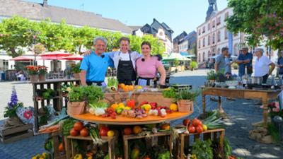 Mit Herz am Herd: Dorade auf Orange-Fenchelgemüse & Petersilien-Mandel-Kruste Mit Herz am Herd: Dorade auf Orange-Fenchelgemüse & Petersilien-Mandel-Kruste