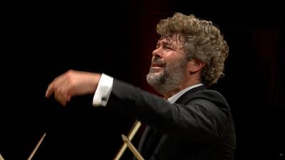 Pablo Heras-Casado dirigiert Berio, Strawinsky und Mendelssohn Bartholdy