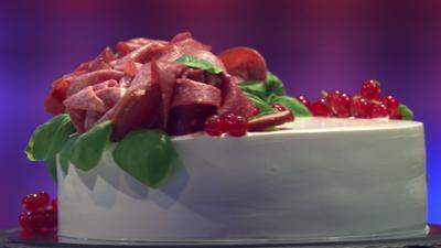 Sag die Wahrheit: Wursttorten-Designerin und Haute Couture-Veredler