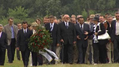 Spuren der NS-Zeit: Der Völkermord an den Sinti und Roma · Spuren der NS-Zeit