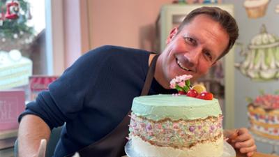 Treffpunkt: Café und Kuchen: frisch gerösteter Kaffee, kunstvolle Torten und Pilates im Café