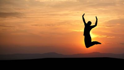 Treffpunkt: Was uns glücklich macht: achtsam Wandern, gemeinsam tanzen, im Kloster aufatmen