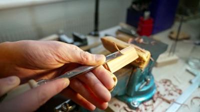 Wir im Saarland - Grenzenlos: Ein Material, unendliche Möglichkeiten: Holzverarbeitung in Grand Est