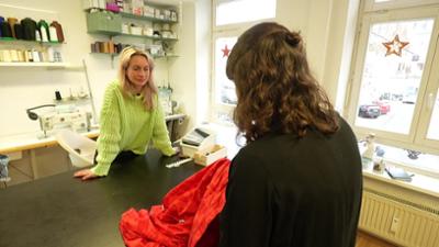 Wir im Saarland - Saar nur!: Besuch im Reparaturcafé - Staubsauger, Jacke & Co.