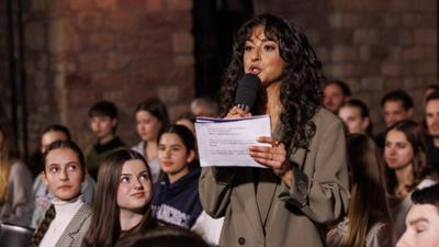 Demokratieforum Hambacher Schloss: Widerspruch erwünscht! Schüler:innen diskutieren Demokratie