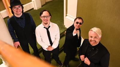 Down the Road - Eine ganz besondere Abenteuerreise: Glamour und Tränen