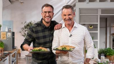 Einfach & köstlich: Quiche Lorraine & Kotelett mit Parmesan-Spinat: Sören Anders kocht mit Christian Henze
