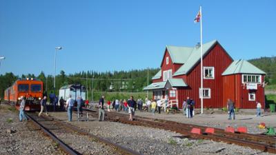 Eisenbahn-Romantik: Auf glitzernden Gleisen durch Schwedens grünes Herz