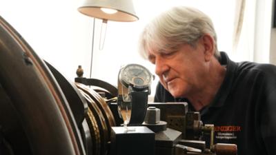 Handwerkskunst: Wie man eine Armbanduhr macht