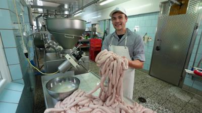 Handwerkskunst: Wie man eine Thüringer Rostbratwurst macht