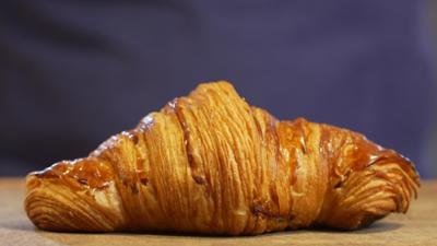 Handwerkskunst: Wie man ein Croissant macht