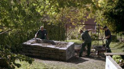 Handwerkskunst!: Wie man ein Hochbeet aus Naturstein baut