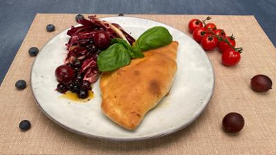 Kaffee oder Tee: Rezept: Pizzataschen mit Tomate und Salami