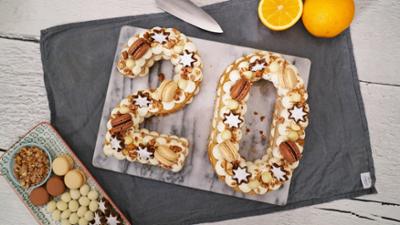 Kaffee oder Tee: Weihnachtlicher Number Cake