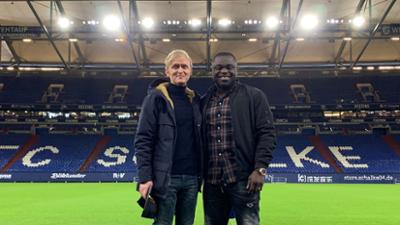 Krause kommt: Über Nacht bei Gerald Asamoah Krause kommt: Über Nacht bei Gerald Asamoah