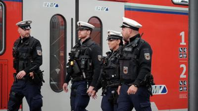 110 im Dauereinsatz: Staffel 1, Folge 1: In Frankfurt, Leipzig, Rostock