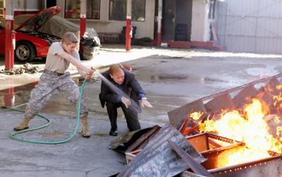 CSI: Miami: Staffel 7, Folge 2: Angezündet