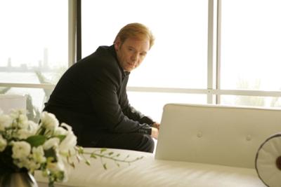 CSI: Miami: Staffel 5, Folge 12: Innere Angelegenheiten