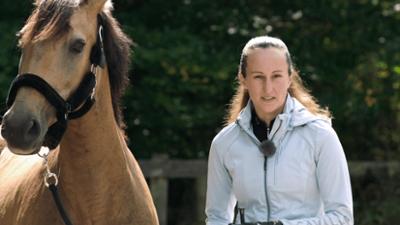 Die Pferdeprofis: Staffel 13, Folge 2: U. a.: Die widerspenstige Jungstute La Belle