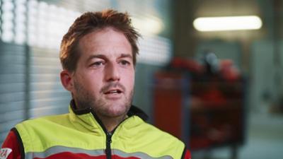 Die Rettungsflieger: Staffel 2, Folge 7: Zwei Autos kollidieren frontal