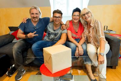 Hot oder Schrott - Die Allestester: Themen heute u.a.: "Venen Engel - Gleitwellenmassage",  "Popin' Cookin' DIY Hamburger Set", ...