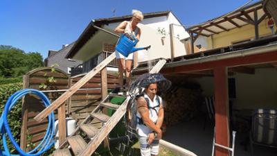 Hot oder Schrott - Die Allestester: Folge 13: Heute u. a.: Der "Baker Miller Pink Hoodie"