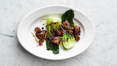 Jamies 5-Zutaten-Küche: Folge 5: Rindfleisch mit Pak Choi, Tintenfisch mit Avocado und mehr