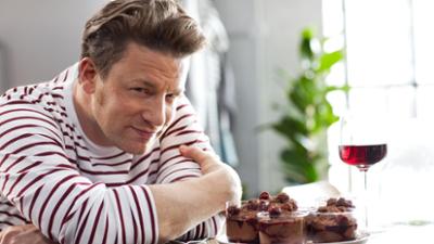 Jamies 5-Zutaten-Küche: Folge 3: Raffiniertes Lammkotelett und sündhafte Schokoladen-Kirsch-Mousse