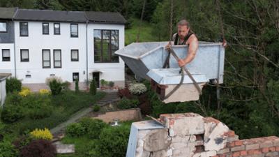 Traumhaus oder Luftschloss? - Normal wohnen kann jeder: Folge 2: Besuch und Renovierung auf Schloss Ampfurth