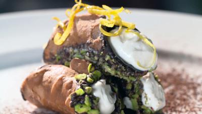 Cannoli, Sekt und Sehnsuchtskekse - Eine frühlingshafte Kuchenreise durchs Münsterland: Cannoli, Sekt und Sehnsuchtskekse  · Eine frühlingshafte Kuchenreise durchs Münsterland