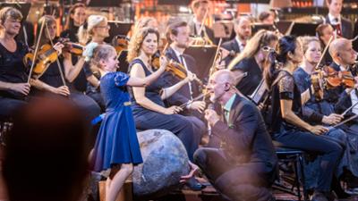 Cartoons in Concert: · Zeichentrickklassiker auf großer Bühne