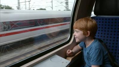 Der Elefant: Eine Zugfahrt in der Regionalbahn